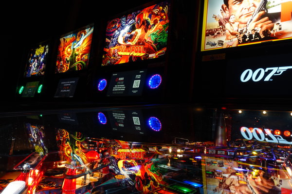 probe spielen showroom pinball garage verkaufsraum ausstellungsfläche flipperautomat kaufen